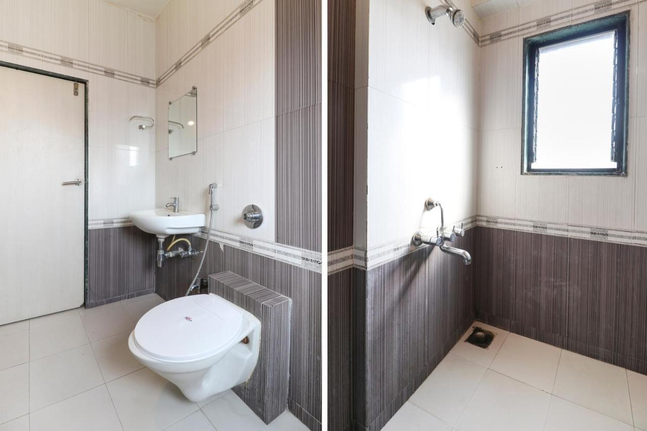 Oyo 10679 Hotel Nanashree Executive Vagholi Extérieur photo