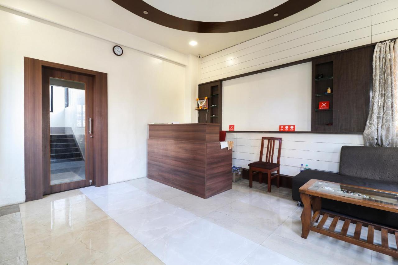 Oyo 10679 Hotel Nanashree Executive Vagholi Extérieur photo